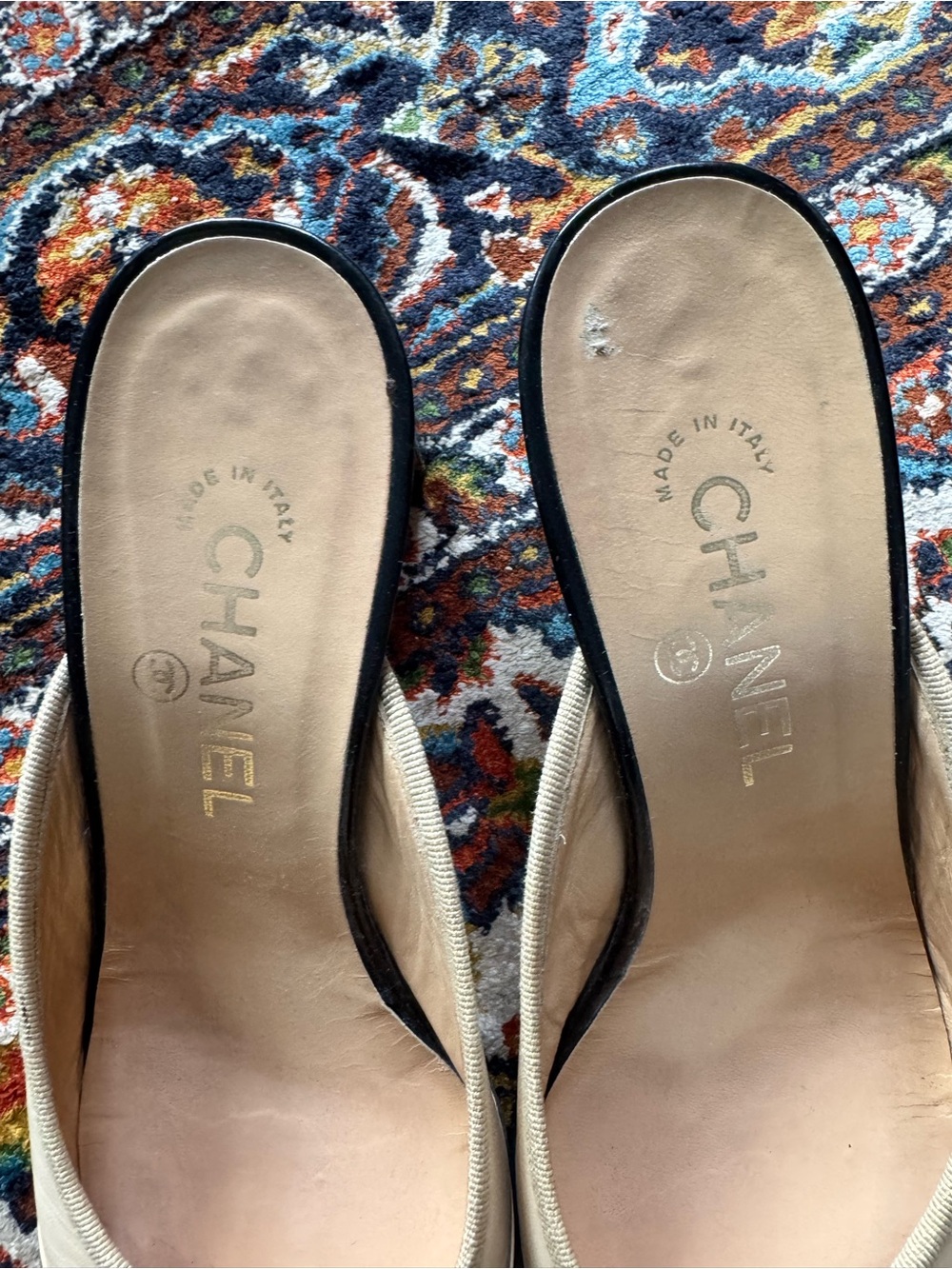 CHANEL Beige and Black Two-Tone Leather Mules - Picture 4 of 10